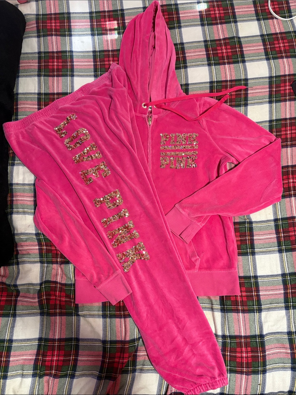 2014 HOT PINK VICTORIAS SECRET VELOUR AND GOLD BLING MATCHING SWEATSUIT